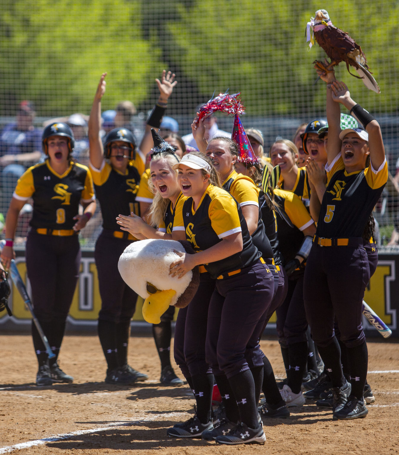 CSI defeats USU softball